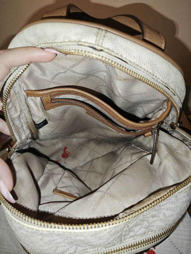 Дамска раница Michael kors чанти