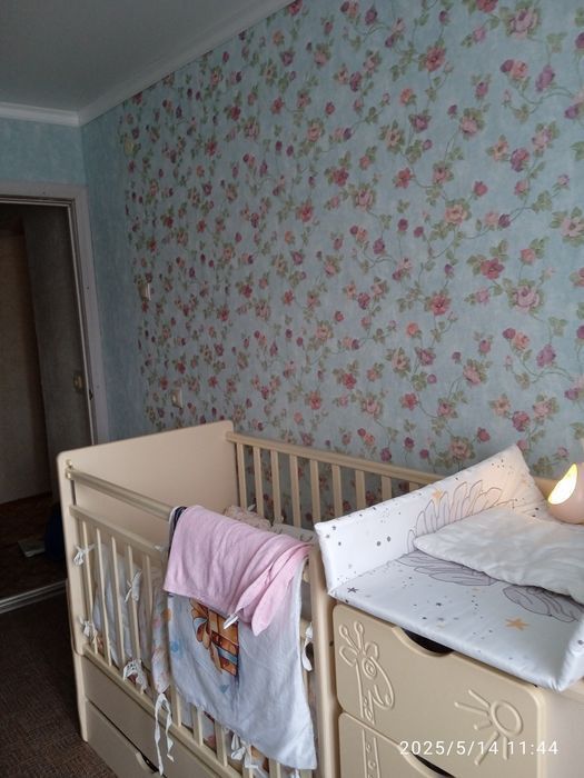Продам 2 к кв ул.пл.8 мкр.  Торг есть..