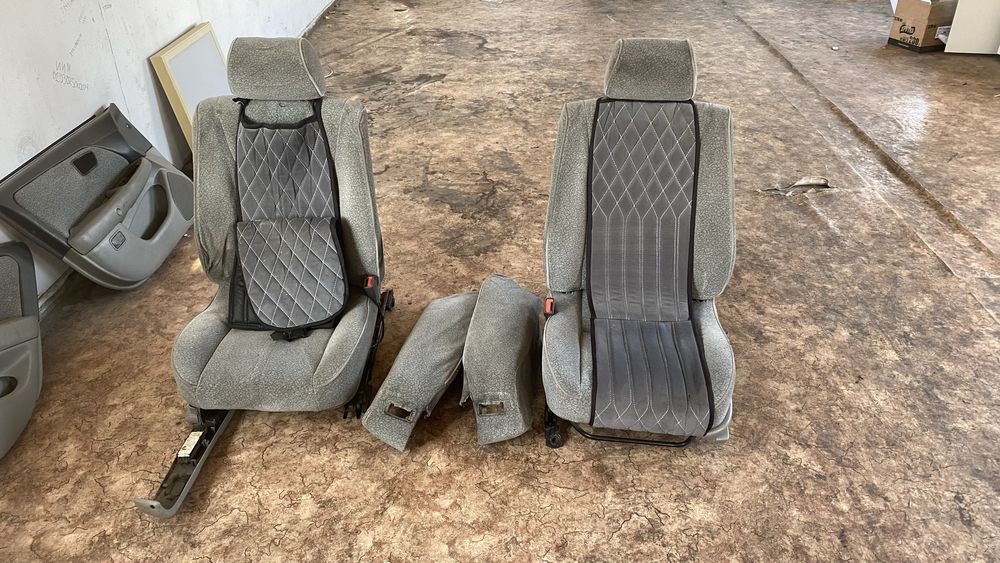 Сиденье и пластики от дверей