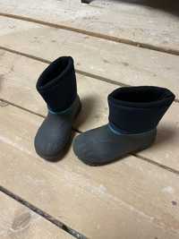 Vand cizme pentru zapada si ploaie