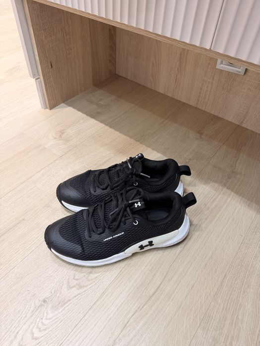 Кросовки Under Armour, размер 40,5