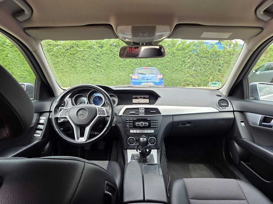 Mercedes Benz C180 Avantgarde 2012