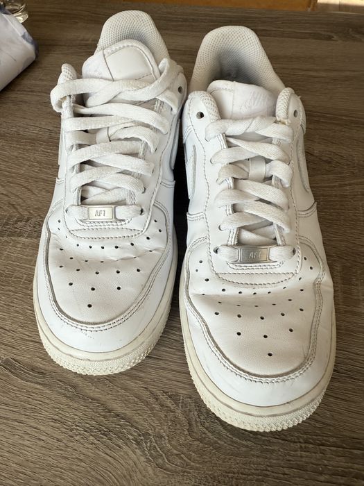 NIKE AIR FORCE номер 40  US7 UK6