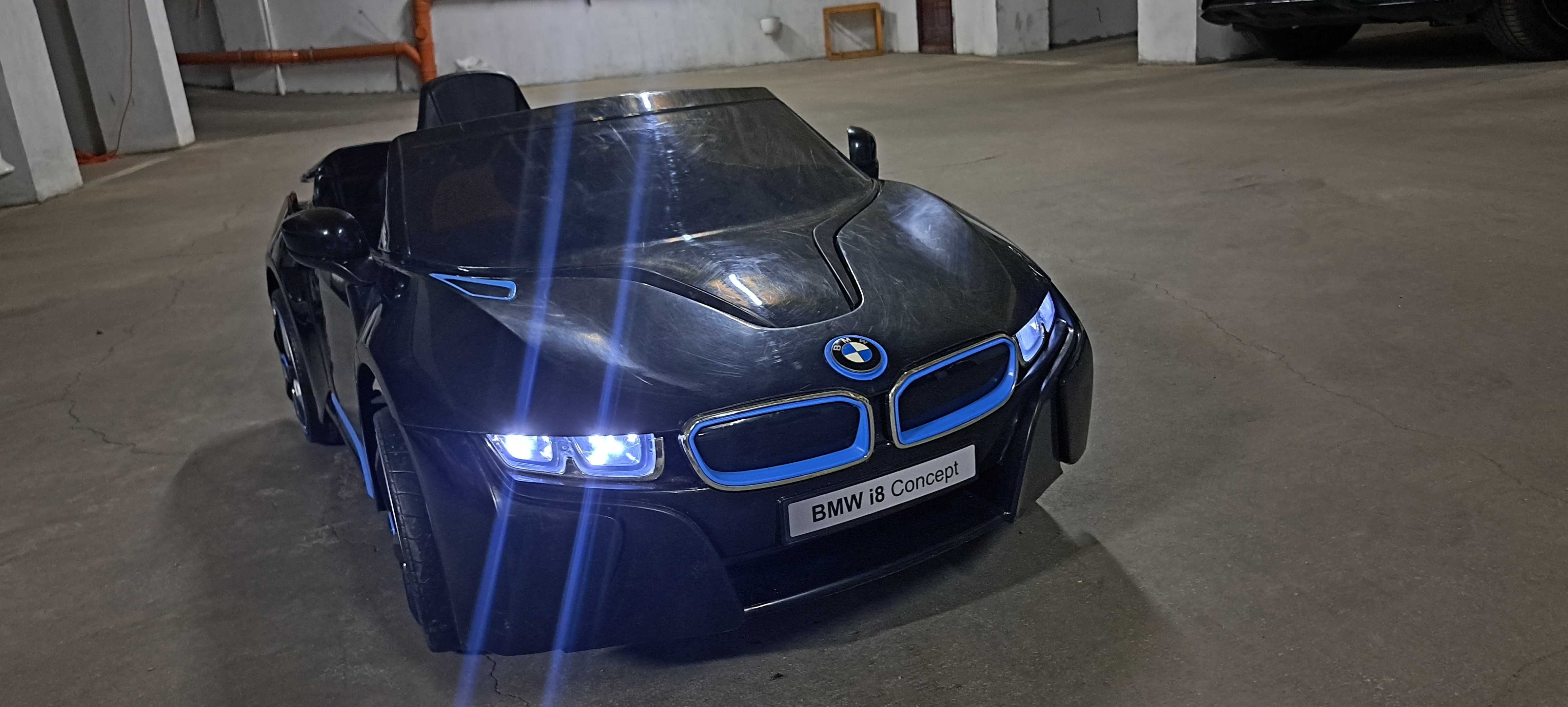 Masinuta electrica pentru copii BMW