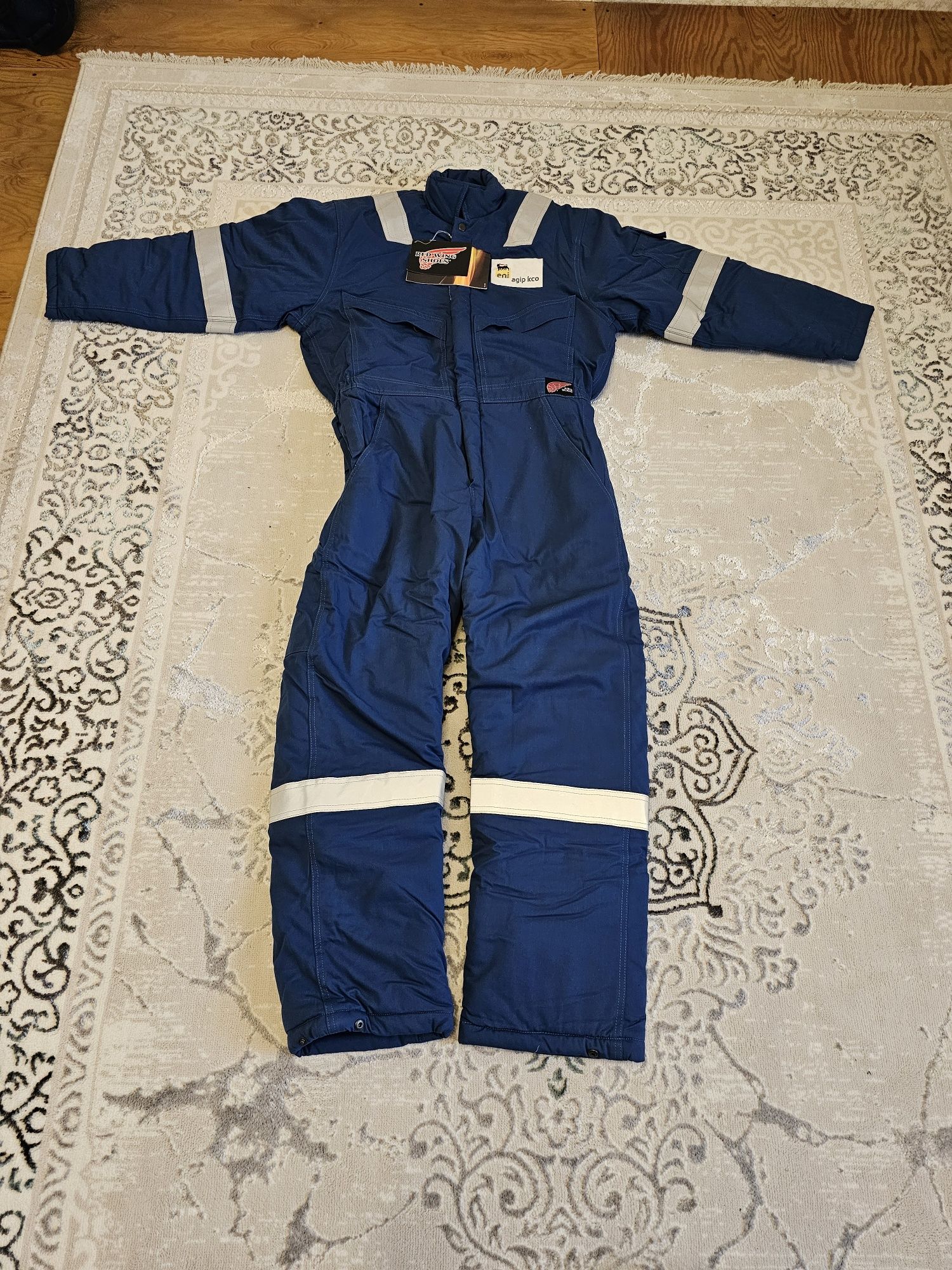 Продам зимние спецовки