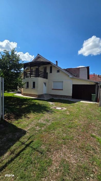 Casa de vanzare cu 3 camere – Zona Soarelui