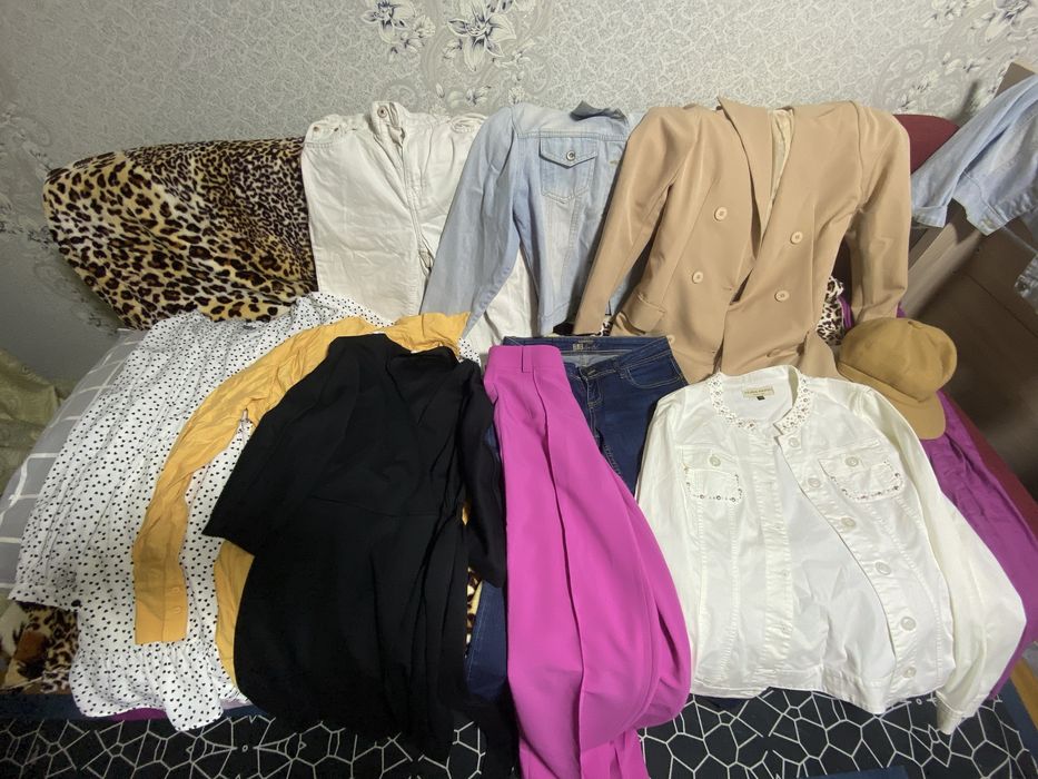 Продам ПАКЕТ женских вещей!