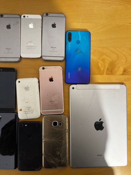 Lot telefoane pentru piese