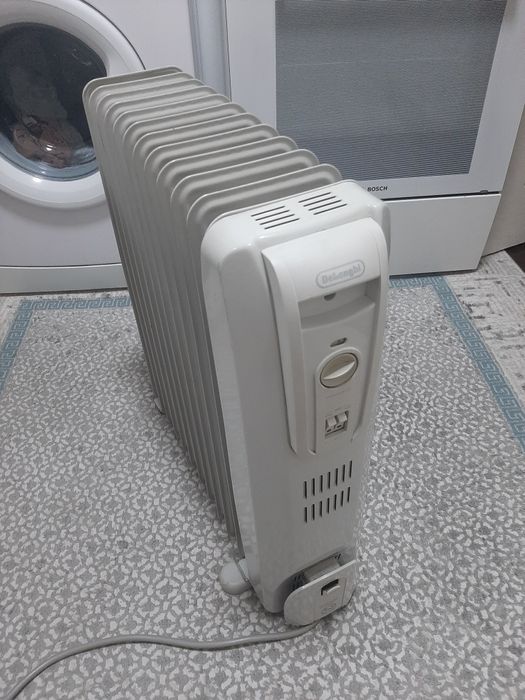 Обогреватель масляный Delonghi