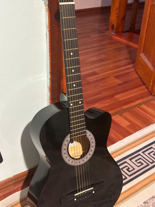 Новая гитара 30000 тг.