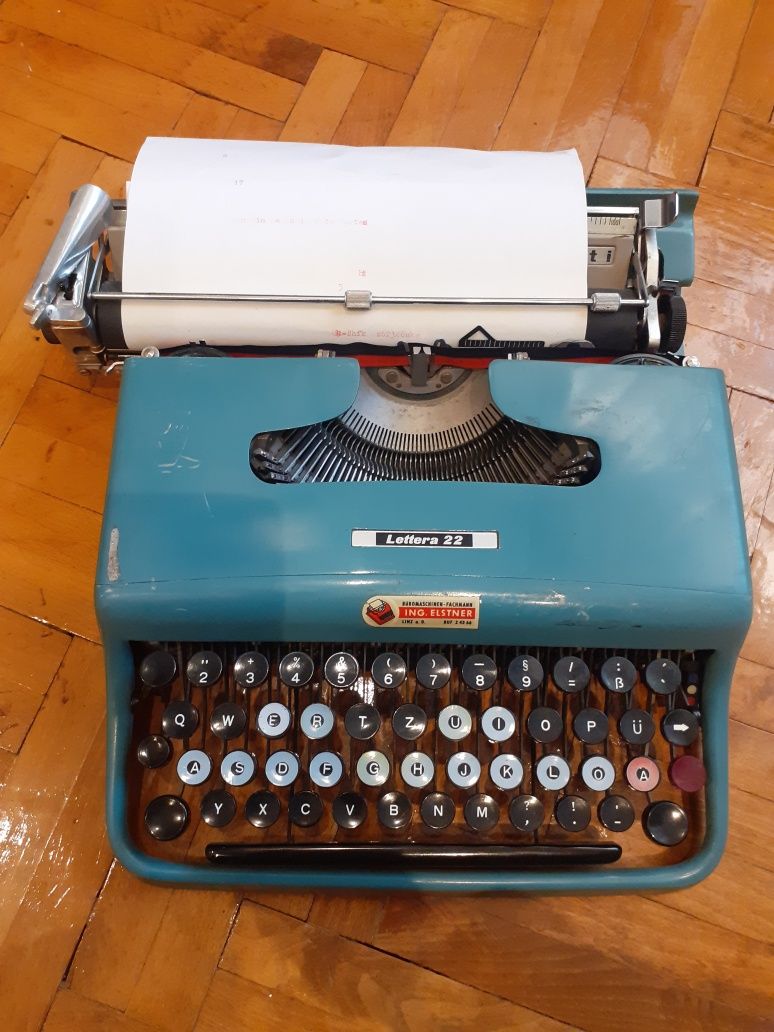 Masina de scris Olivetti Lettera 22