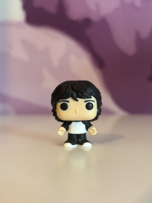 Майк е рядка фигурка от Kinder Joy Stranger Things,.