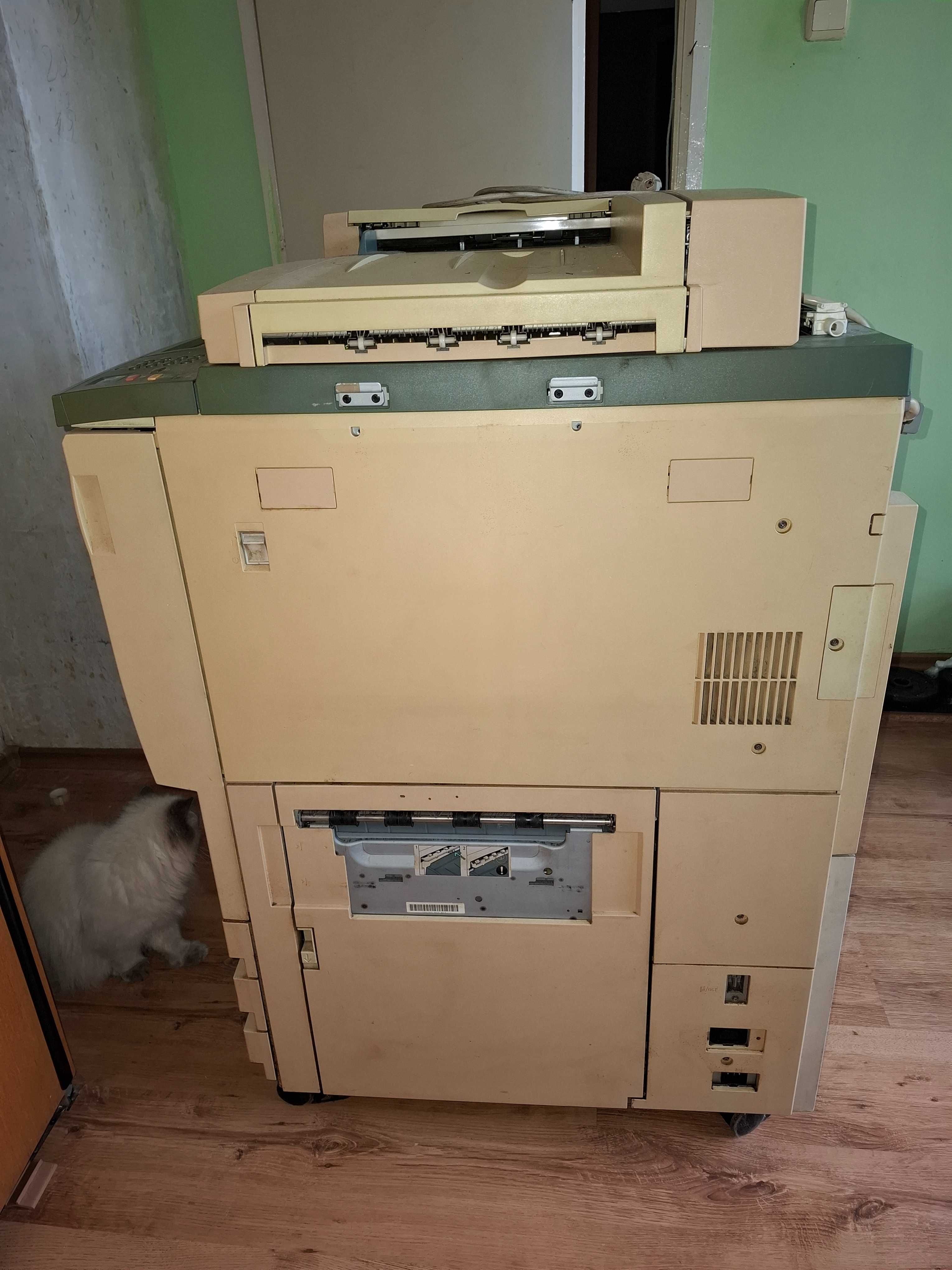 Продавам изгодно цветен принтер