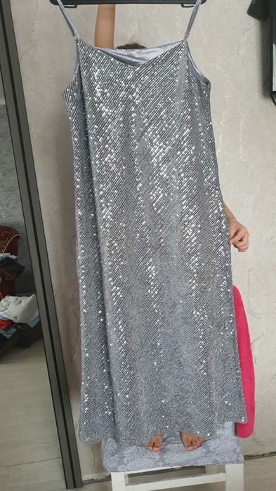 Әдемі көйлек сатылады