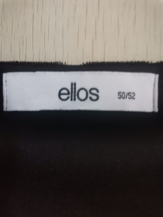 Елегантна кадифена рокля