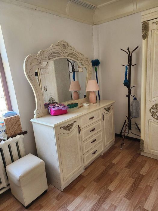 Продаётся Спальный гарнитур комплект