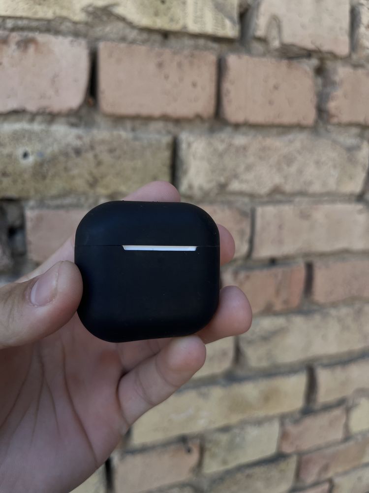 Слушалки Apple Airpods 4 ANC + три калъфа подарък