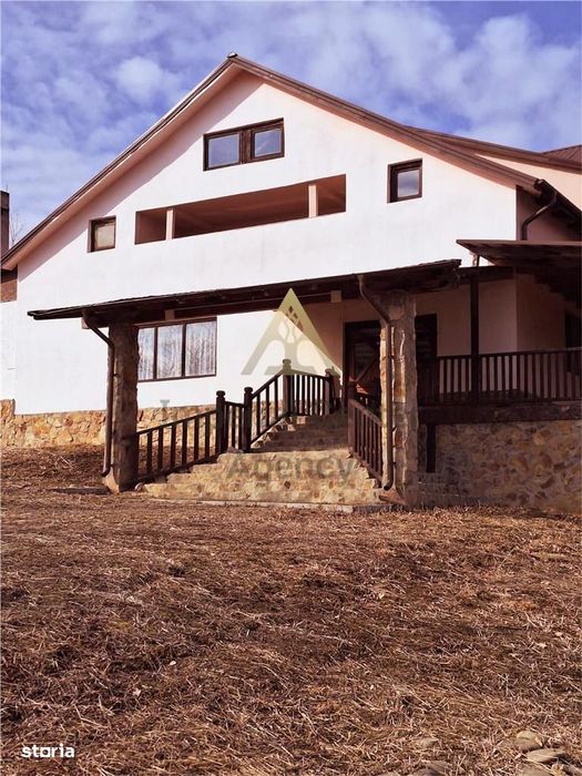 De vanzare MotelPensiunecazaresala evenimente P + 1 si teren 8000 mp-