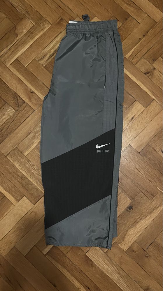 Nike панталони.