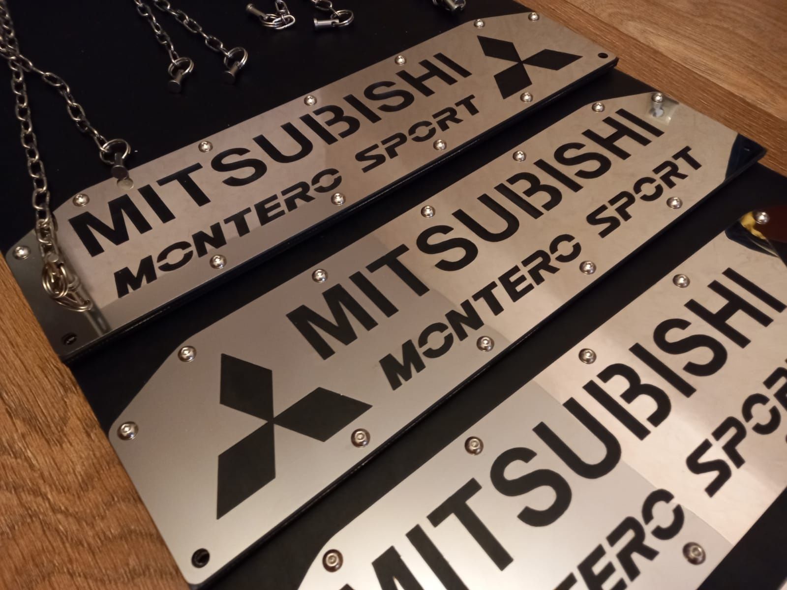 Брызговики на Mitsubishi Montero sport