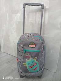 Школьный рюкзак на калесах для девочек