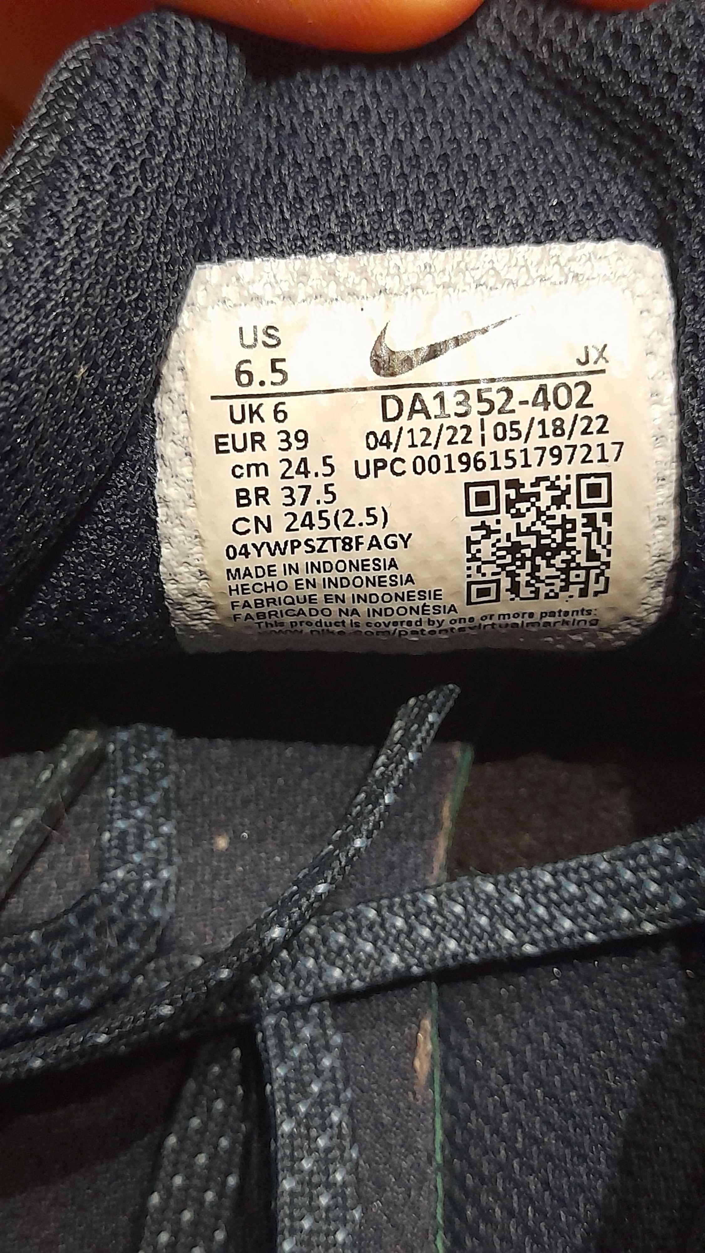 Маратонки Nike 39 номер