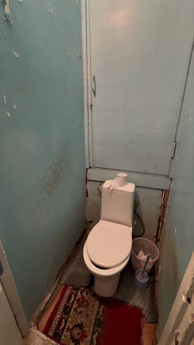 Uy sotiladi srochna!