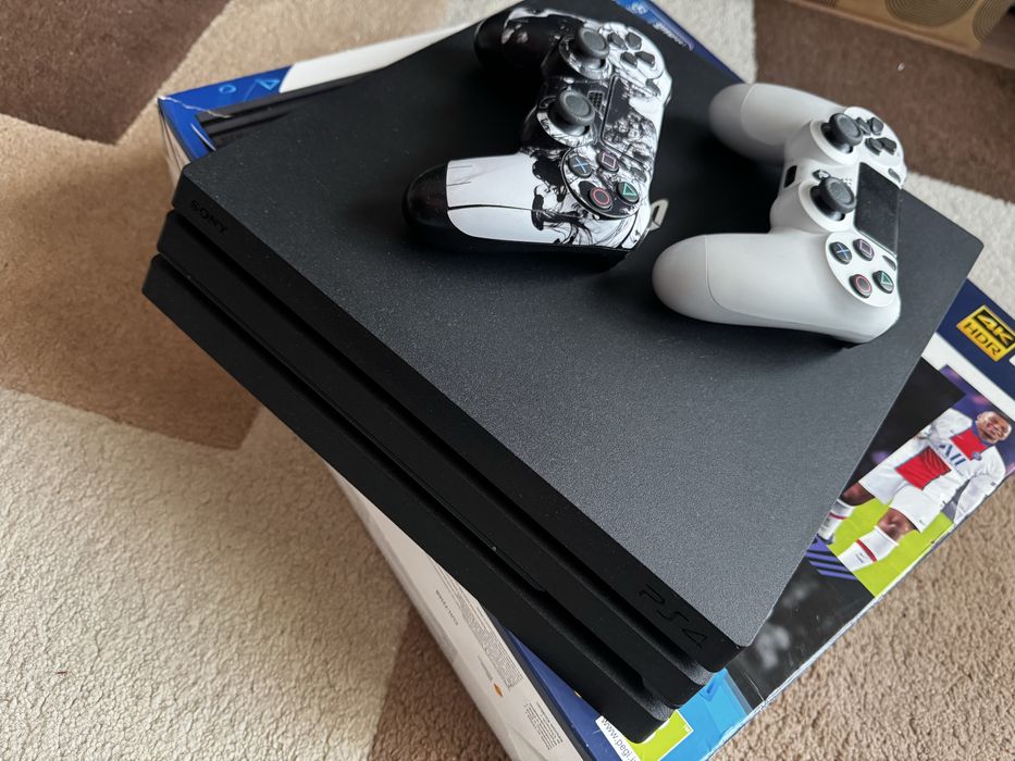 Playstation 4 Pro 1TB CD