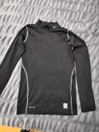 Спортна блуза на NIKE размер XS