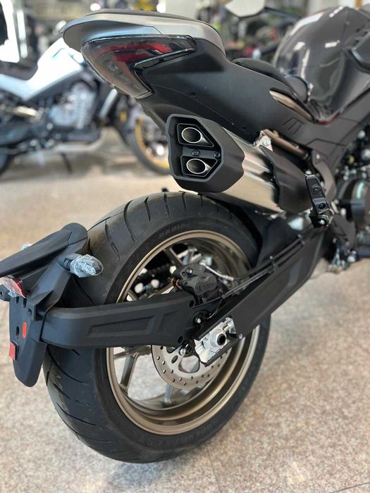 Motocicleta  de strada Naked CFMOTO 800NK