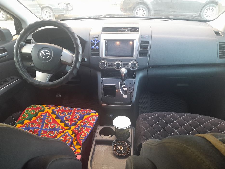 Минивень Мазда МПВ 2007 г