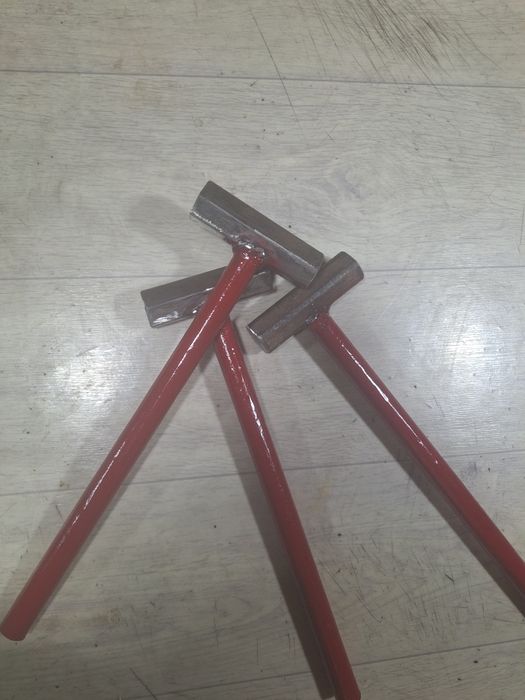 Продам молотки стальные.