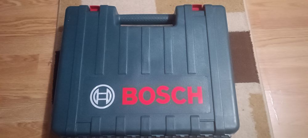 Ciocan rotopercutor și flex unghiular