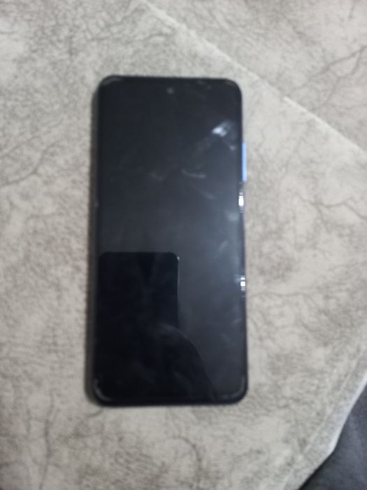 Продам не рабочий телефон