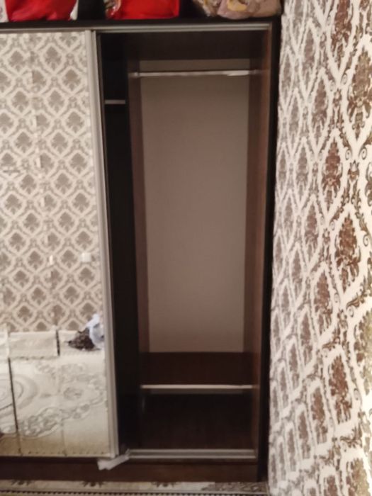 Yotoqxona uchun mebl shkaf