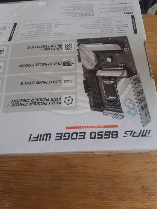 Vând placa de baza de calculator