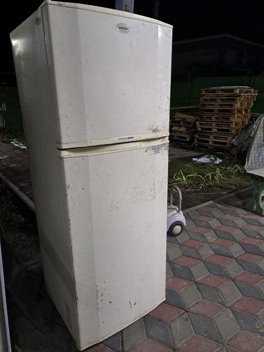 Продам холодильник