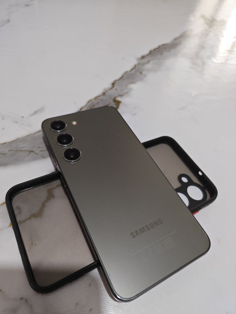 Samsung s23 в отличном состоянии
