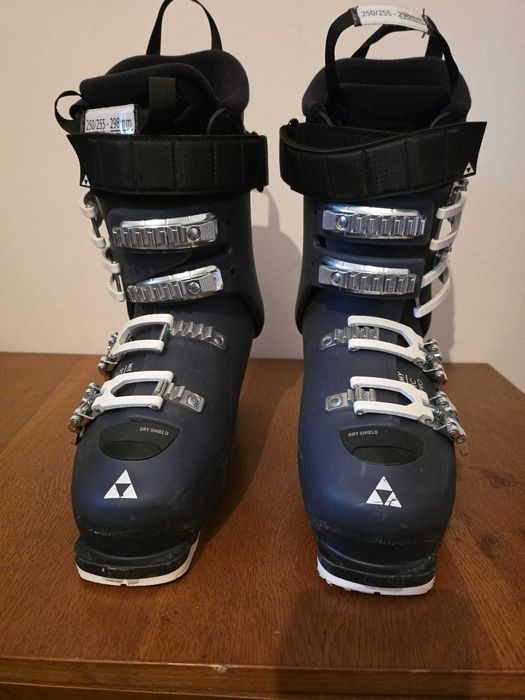 OCAZIE!CLĂPARI FEMEI -mărimea 40-41 ,folosiți o singură dată-450 ron