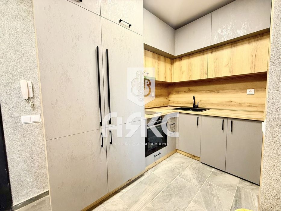 Дава се под наем Тристаен апартамент в София, Малинова долина - 110 кв.м за 900 € - Снимка #2