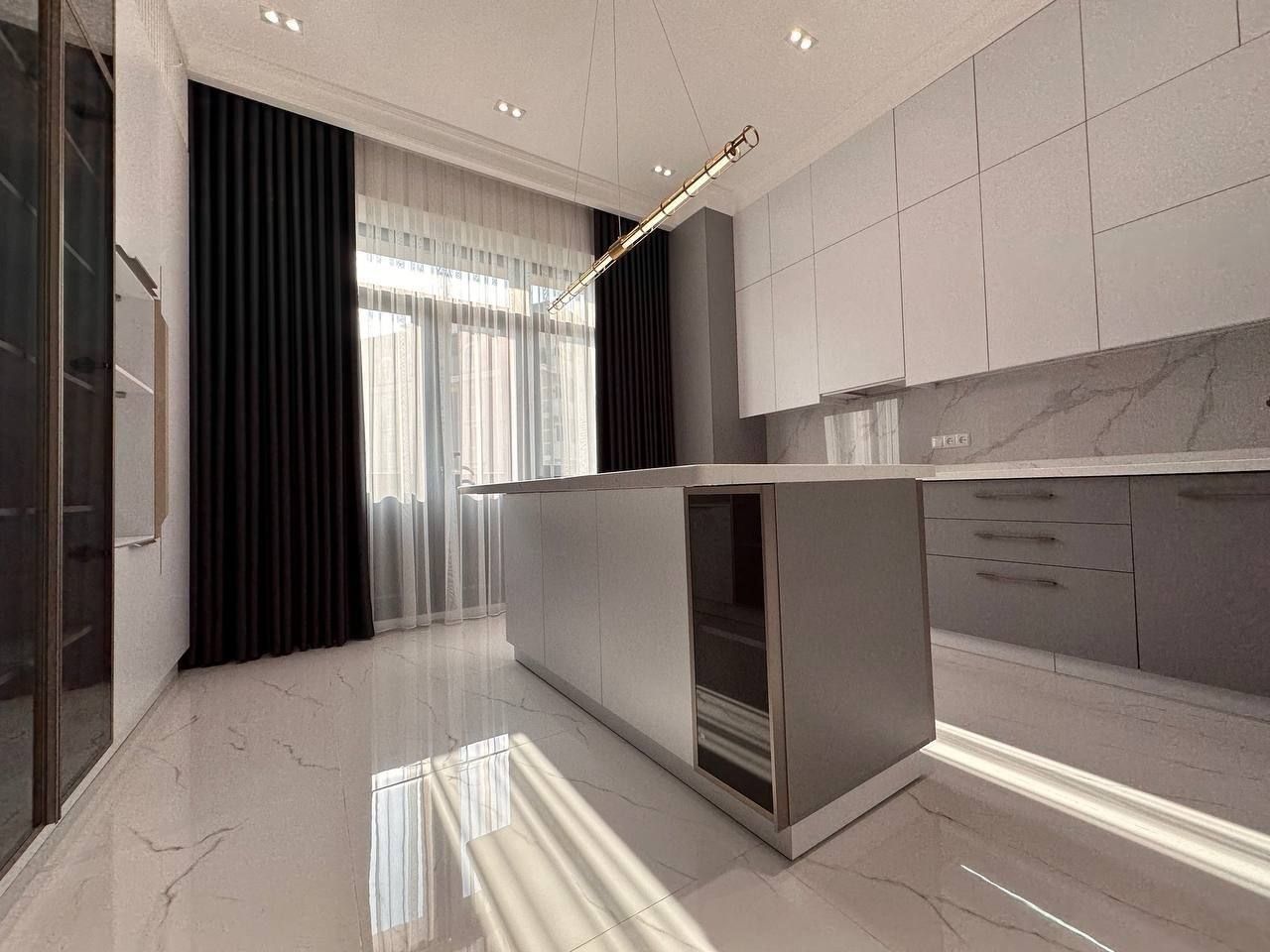 Продаётся 3ком/4/8 ЖК Новомосковская 140м²