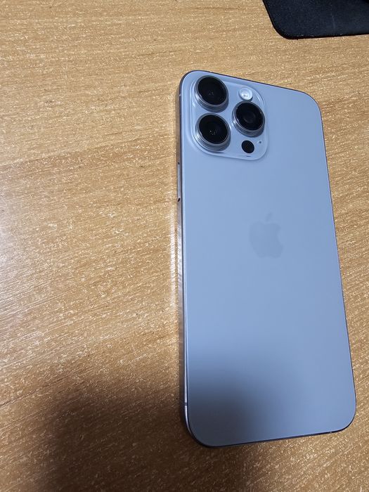 iPhone 15 Pro Max — 512GB