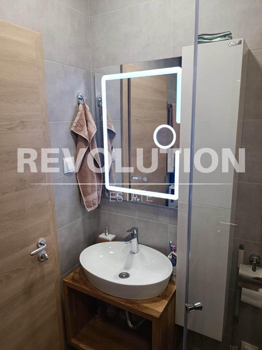 Дава се под наем Тристаен апартамент в Варна, Център - 80 кв.м за 1200 € - Снимка #8