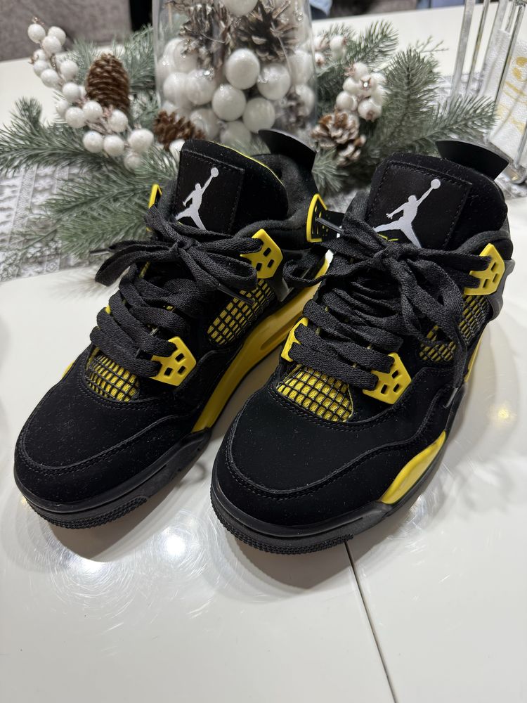 Кецове Jordan 4