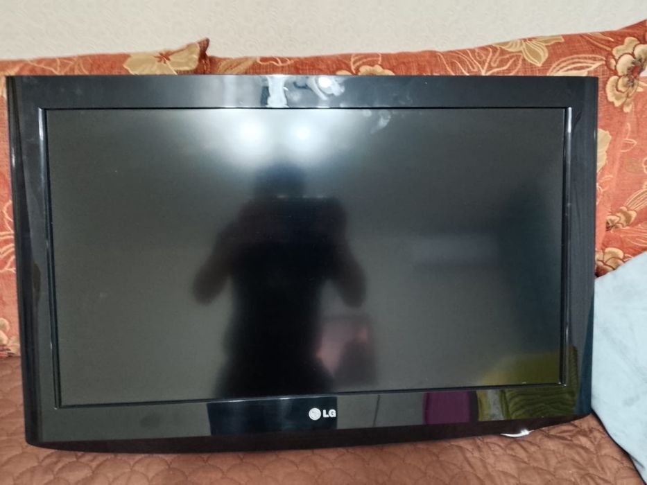 Телевизор LG б/у в отличном состоянии