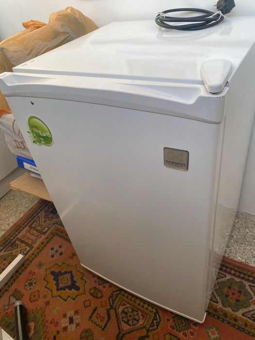 Офисный холодильник