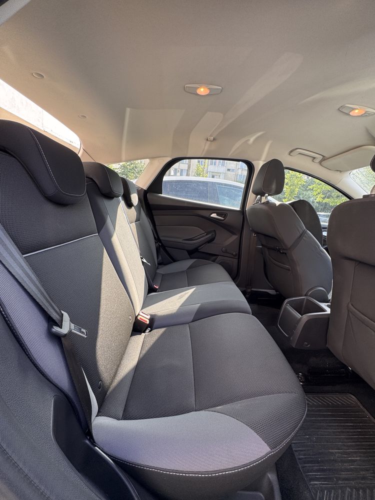 Ford Focus 2012 1.6 benzină