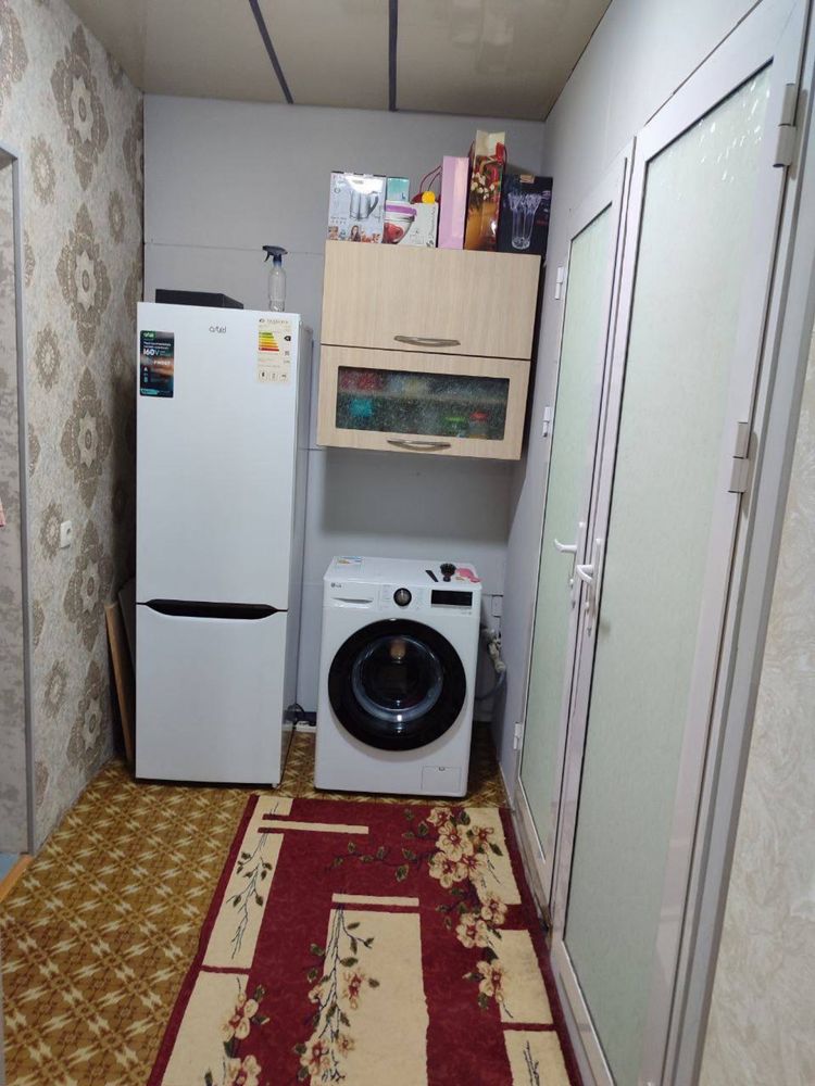 Ibn-Sinoda 3 xonali uy sotiladi. 80 kvm. Shayxantaxur.