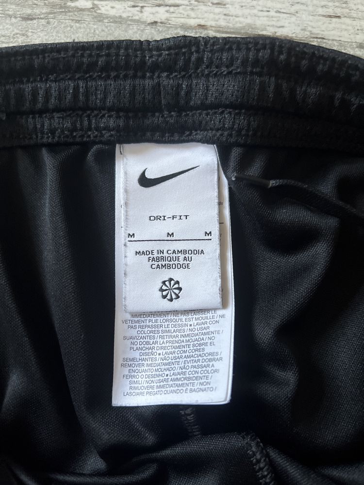 Nike късо долнище