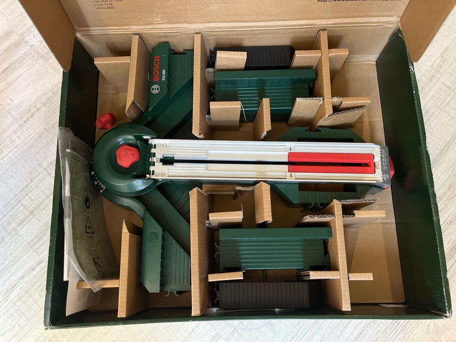 Станция за рязане с прободен трион с водеща релса - Bosch PLS 300